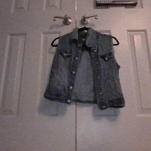 Sleeveless jean jacket